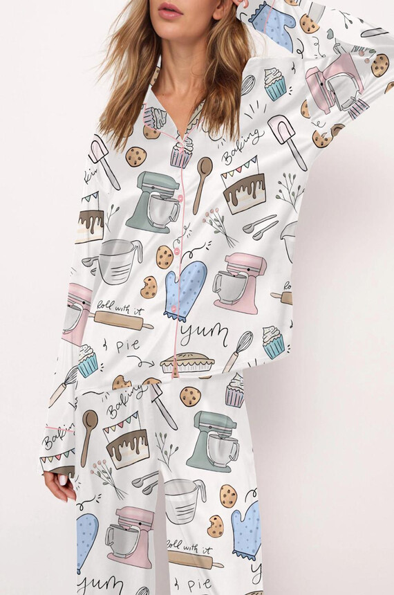 Baking Satin Pajama Set For Women 85885.1735144314.jpg